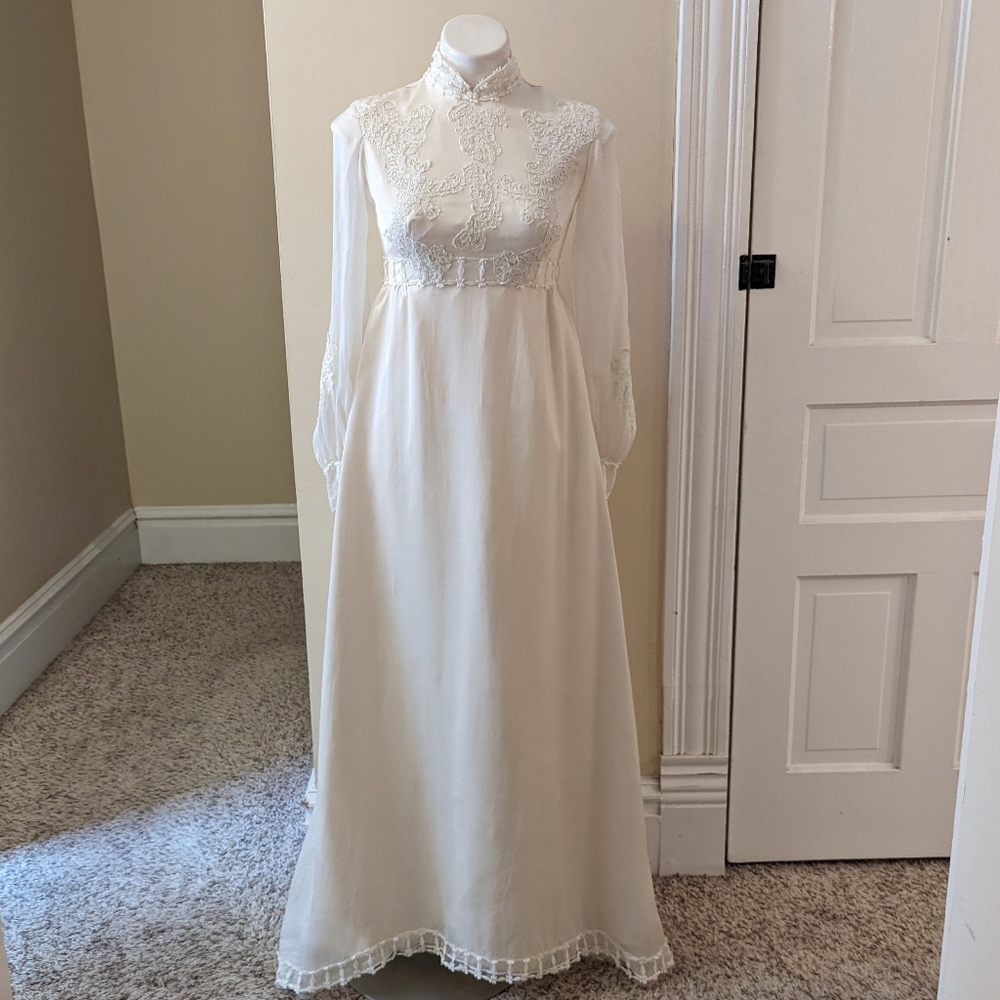 Vintage 1970s empire waist wedding dress with lace details size 4